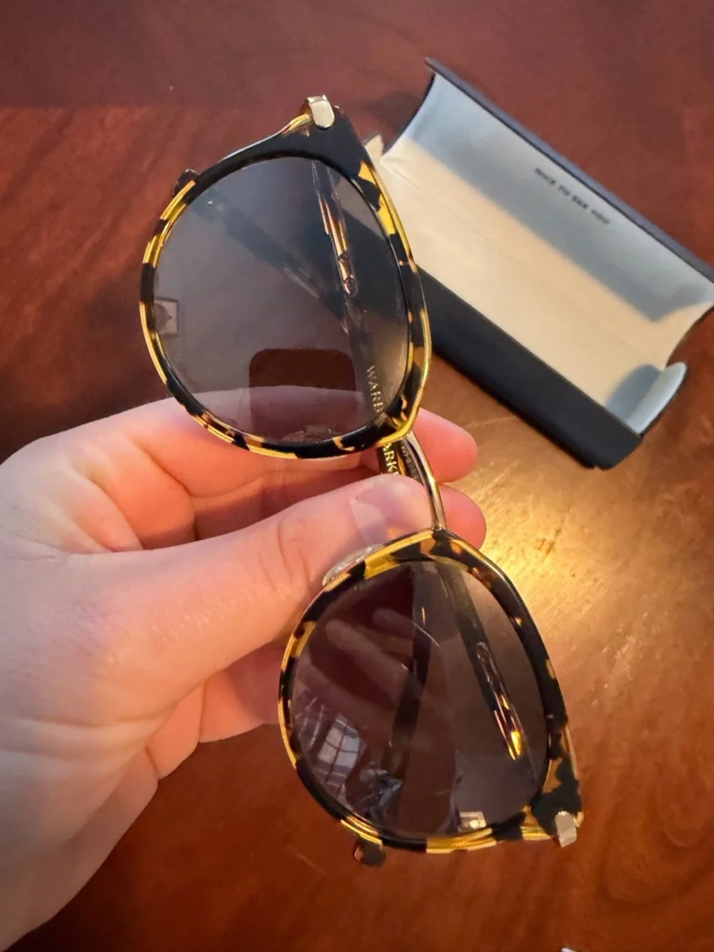 Warby Parker women’s Sunglasses - Picture 4 of 5